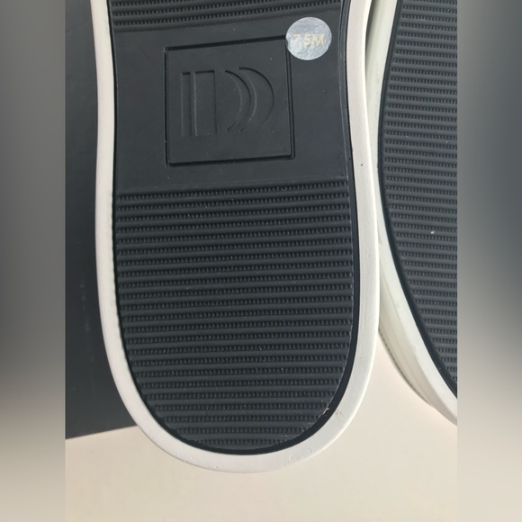 New in Box D’Amelio DB Eyekonn Platform Sneakers in White Canvas, Size 7.5 M - Picture 10 of 15